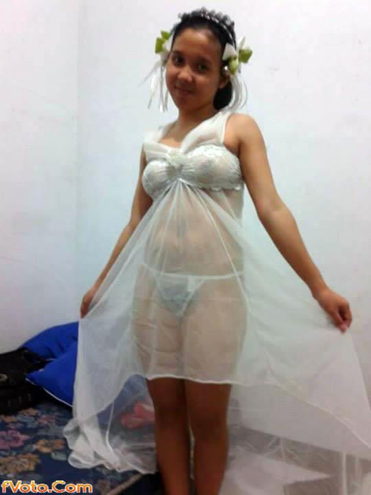 Foto Hot Pengantin Baru Abg Merangsang Suami di Kamar Pakai Baju Transparan
